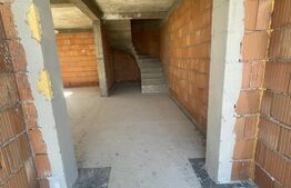 Apartament cu 3 camere, dispus pe două niveluri, cu gradina 