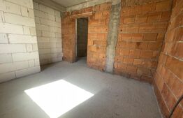 Apartament cu 3 camere, dispus pe două niveluri, cu gradina 