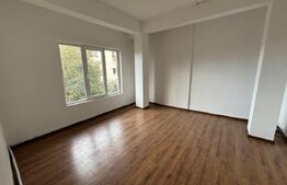 Spatiu comercial de vanzare, 5 incaperi, 220 mp, zona centrala