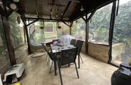 Casa de vanzare 5 camere, 195 mp, terasa inchisa, garaj curte amenajata, zona