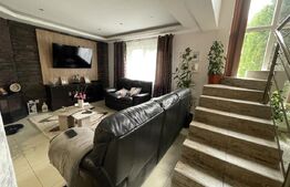 Casa de vanzare 5 camere, 195 mp, terasa inchisa, garaj curte amenajata, zona