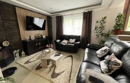 Casa de vanzare 5 camere, 195 mp, terasa inchisa, garaj curte amenajata, zona