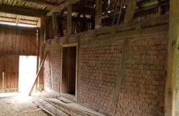 Casă cu 3 camere și un teren de 3000 mp, zona Cuzaplac