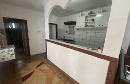 Casa de vanzare, pozitionata excelent, ideala pentru relaxare, sau relocare