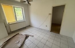 Apartament de vanzare, partial renovat, 3 camere, 43 mp - Simleu Silvaniei