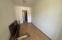 Apartament de vanzare, partial renovat, 3 camere, 43 mp - Simleu Silvaniei