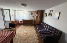 Casă de vanzare, 5 camere și un teren de 500 mp