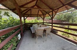 Casă de vanzare, 5 camere și un teren de 500 mp