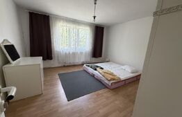 Casă de vanzare, 5 camere și un teren de 500 mp