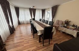 Casa + Spatiu comercial, 566 mp - in Bradet