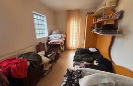 Casa + Spatiu comercial, 566 mp - in Bradet