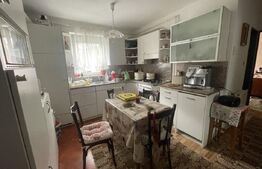 Apartament cu 4 camere, 73 mp, decomandat, zona Sfanta Vineri