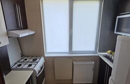 Apartament de închiriat cu 3 camere, cartier Brădet
