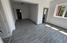 Casa de vanzare 109 mp, teren 13000 mp, zona Ciocman