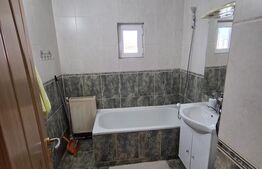 Apartament de vânzare cu 2 camere, 43 mp, zona Semicentral