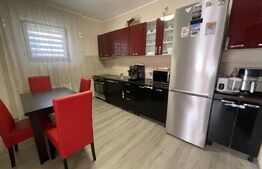 Casă cu 4 dormitoare, 280 mp, garaj, teren 500 mp 