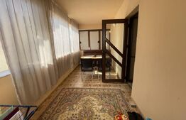 Casă cu 4 dormitoare, 280 mp, garaj, teren 500 mp 