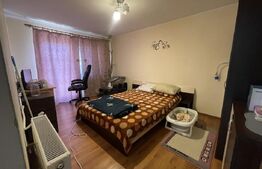 Casă cu 4 dormitoare, 280 mp, garaj, teren 500 mp 